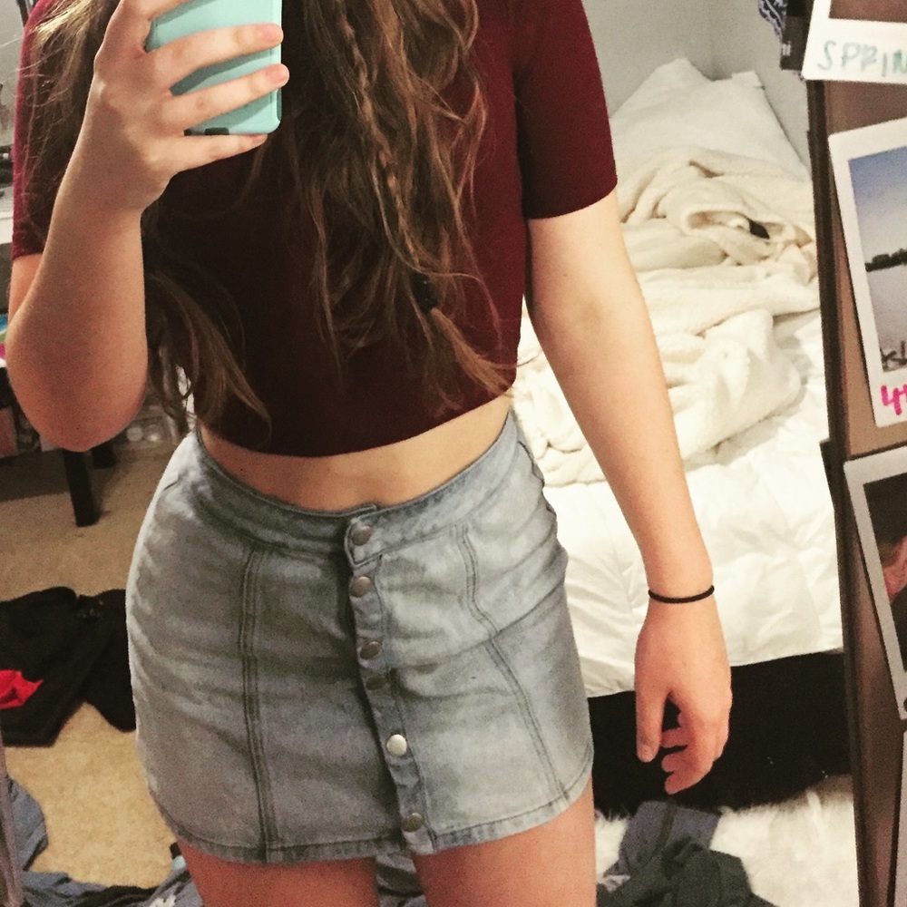 Maroon turtle neck sweater crop top